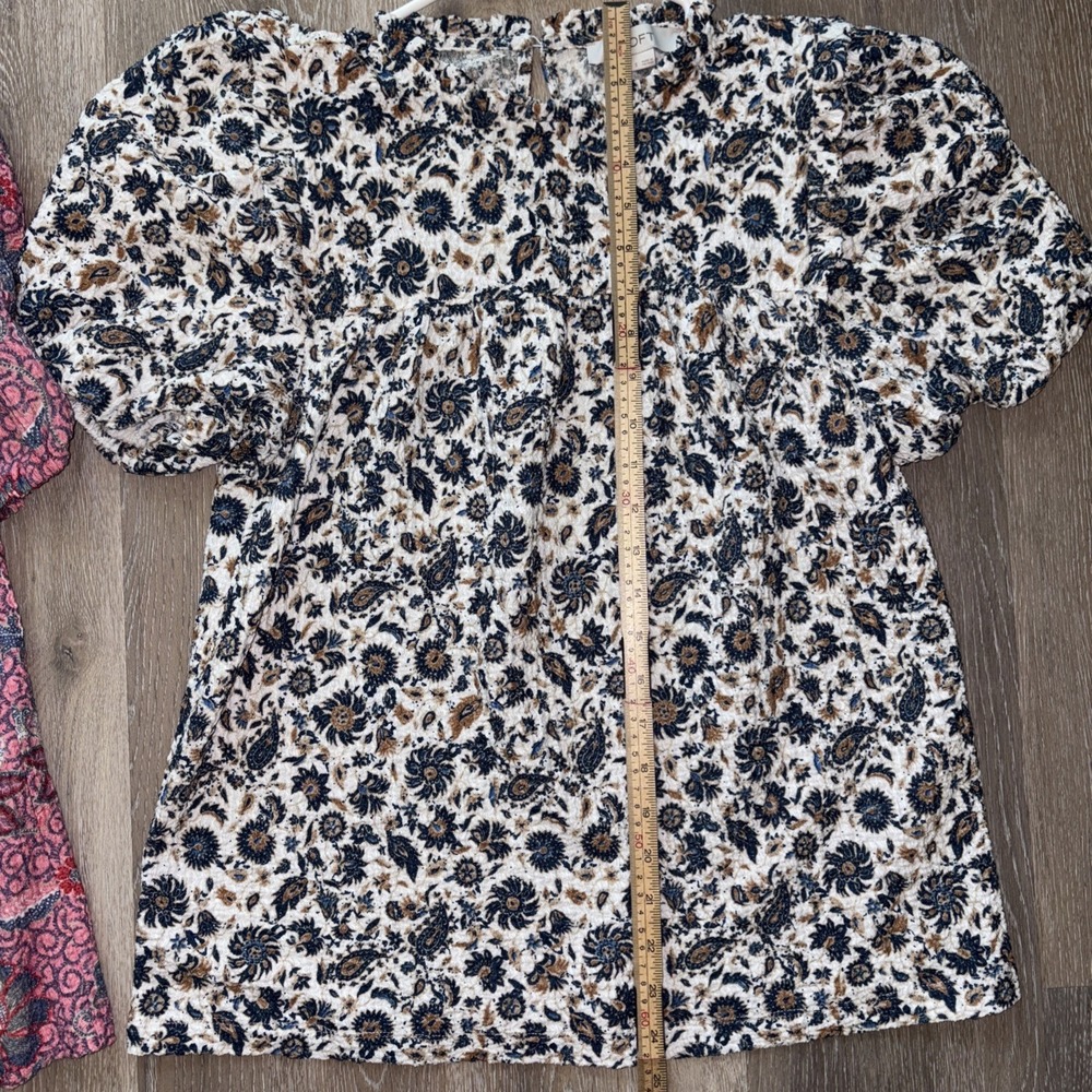 Loft Floral Textured Women's Short‎ Sleeve Shirts Size Small Lot Of 2 - Picture 4 of 16